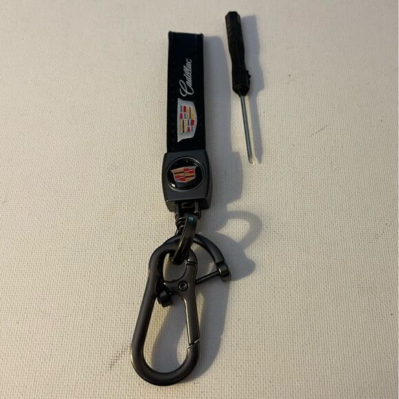 Cadillac Key Fob Keychain in Black Leather with Logo NWT - Picture 2 of 5